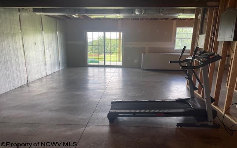 100 Landing Drive, Morgantown, West Virginia 26508-2584, 3 Bedrooms Bedrooms, 6 Rooms Rooms,2 BathroomsBathrooms,Single Family Detached,For Sale,Landing,10160419