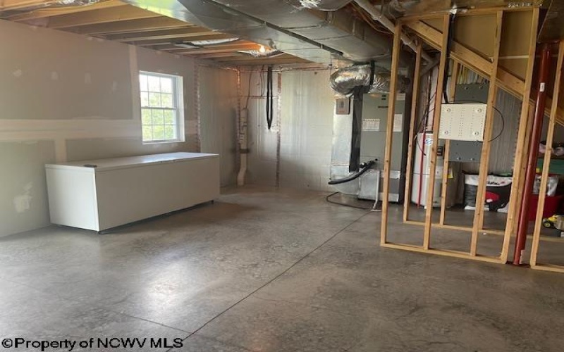 100 Landing Drive, Morgantown, West Virginia 26508-2584, 3 Bedrooms Bedrooms, 6 Rooms Rooms,2 BathroomsBathrooms,Single Family Detached,For Sale,Landing,10160419