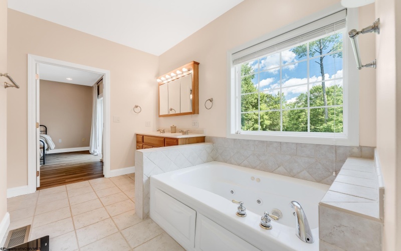 393 Auburn Hills Drive, Bruceton Mills, West Virginia 26525, 4 Bedrooms Bedrooms, 8 Rooms Rooms,3 BathroomsBathrooms,Single Family Detached,For Sale,Auburn Hills,10160457