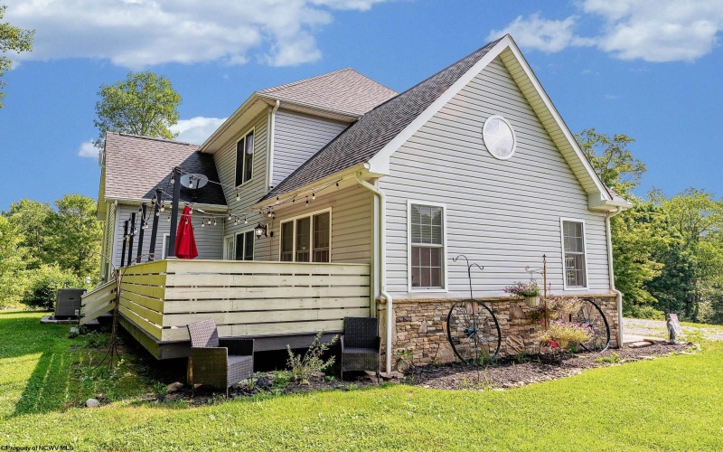 393 Auburn Hills Drive, Bruceton Mills, West Virginia 26525, 4 Bedrooms Bedrooms, 8 Rooms Rooms,3 BathroomsBathrooms,Single Family Detached,For Sale,Auburn Hills,10160457