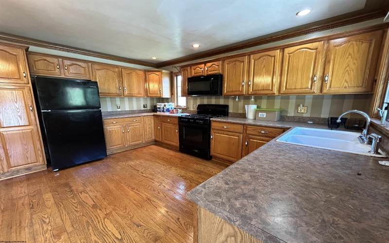 502 Chestnut Street, Parsons, West Virginia 26287, 3 Bedrooms Bedrooms, 5 Rooms Rooms,2 BathroomsBathrooms,Single Family Detached,For Sale,Chestnut,10160455