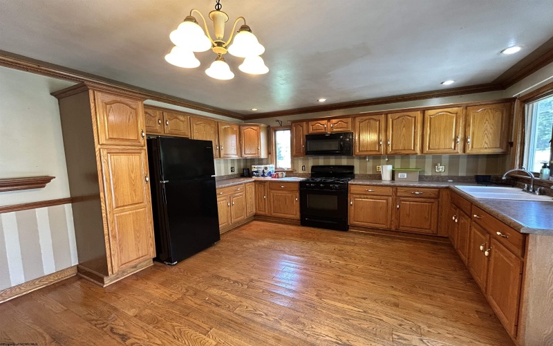 502 Chestnut Street, Parsons, West Virginia 26287, 3 Bedrooms Bedrooms, 5 Rooms Rooms,2 BathroomsBathrooms,Single Family Detached,For Sale,Chestnut,10160455