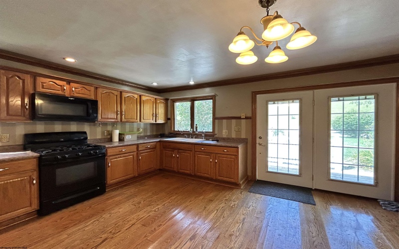 502 Chestnut Street, Parsons, West Virginia 26287, 3 Bedrooms Bedrooms, 5 Rooms Rooms,2 BathroomsBathrooms,Single Family Detached,For Sale,Chestnut,10160455