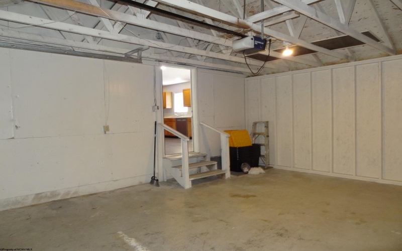 1002 Bakers Ridge Road, Morgantown, West Virginia 26508, 3 Bedrooms Bedrooms, 7 Rooms Rooms,2 BathroomsBathrooms,Residential Rentals,For Rent,Bakers Ridge,10160439