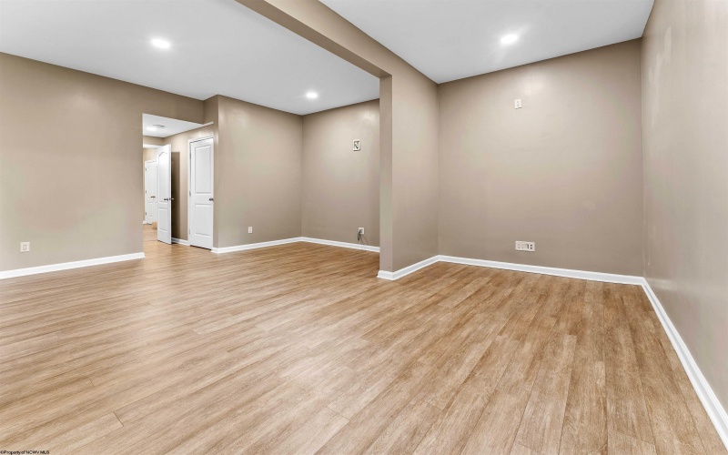 210 Tide Way, Morgantown, West Virginia 26508, 3 Bedrooms Bedrooms, 7 Rooms Rooms,2 BathroomsBathrooms,Single Family Attached,For Sale,Tide,10160458