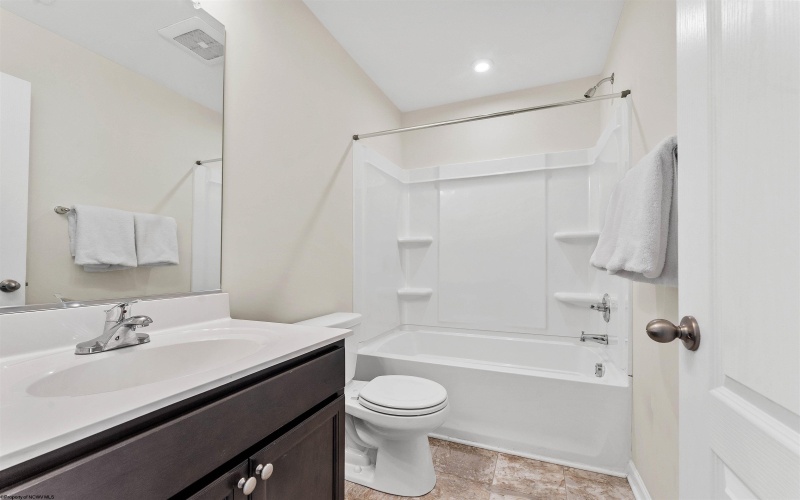 210 Tide Way, Morgantown, West Virginia 26508, 3 Bedrooms Bedrooms, 7 Rooms Rooms,2 BathroomsBathrooms,Single Family Attached,For Sale,Tide,10160458