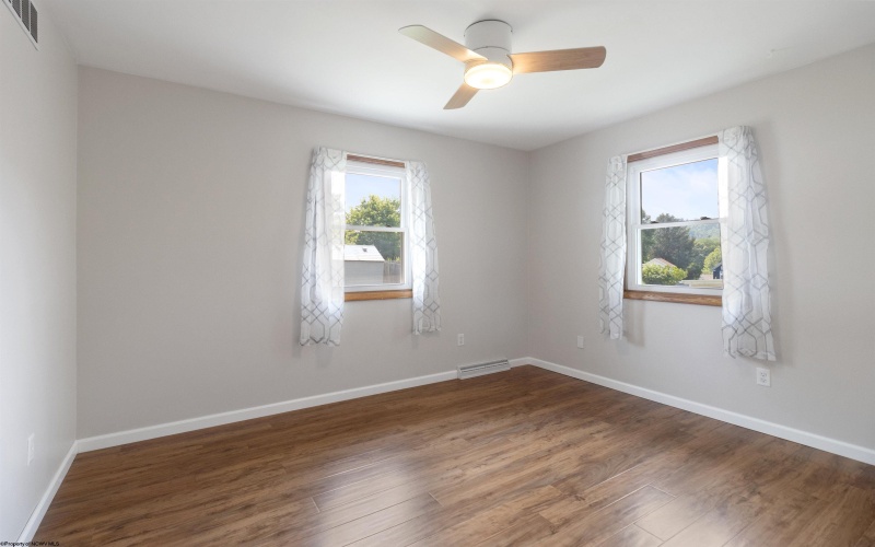 208 Pennsylvania Avenue, Bridgeport, West Virginia 26330-4518, 3 Bedrooms Bedrooms, 7 Rooms Rooms,2 BathroomsBathrooms,Single Family Detached,For Sale,Pennsylvania,10160436