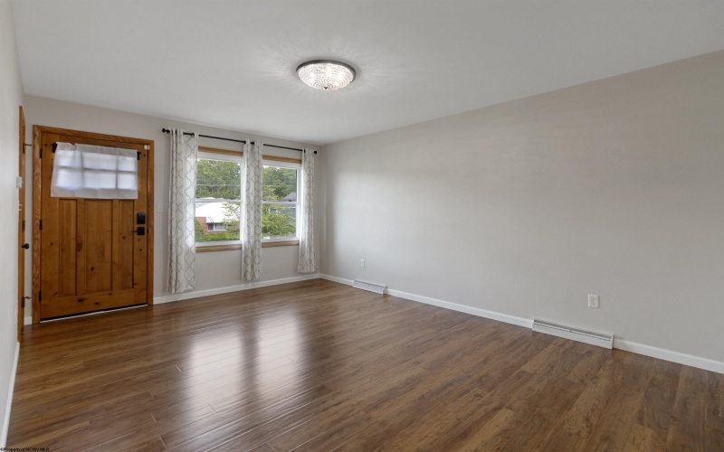 208 Pennsylvania Avenue, Bridgeport, West Virginia 26330-4518, 3 Bedrooms Bedrooms, 7 Rooms Rooms,2 BathroomsBathrooms,Single Family Detached,For Sale,Pennsylvania,10160436