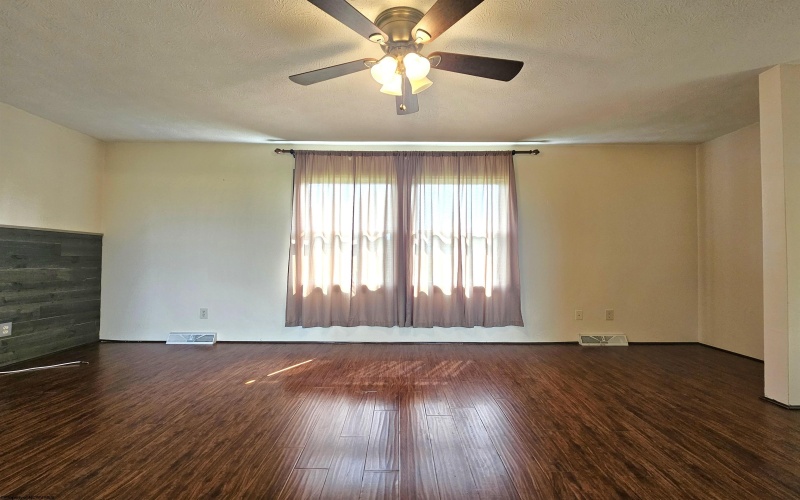 24 Penrose Street, White Hall, West Virginia 26554, 3 Bedrooms Bedrooms, 6 Rooms Rooms,2 BathroomsBathrooms,Single Family Detached,For Sale,Penrose,10160437
