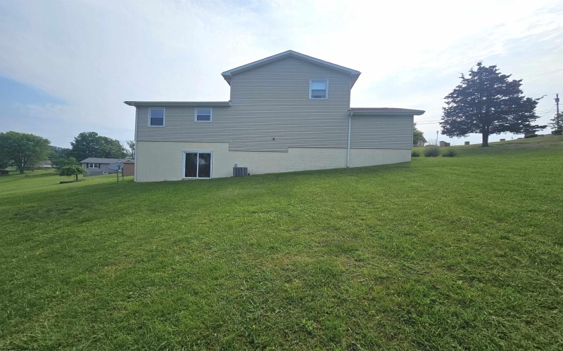 24 Penrose Street, White Hall, West Virginia 26554, 3 Bedrooms Bedrooms, 6 Rooms Rooms,2 BathroomsBathrooms,Single Family Detached,For Sale,Penrose,10160437