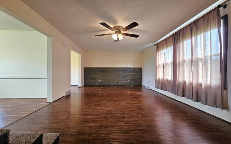 24 Penrose Street, White Hall, West Virginia 26554, 3 Bedrooms Bedrooms, 6 Rooms Rooms,2 BathroomsBathrooms,Single Family Detached,For Sale,Penrose,10160437