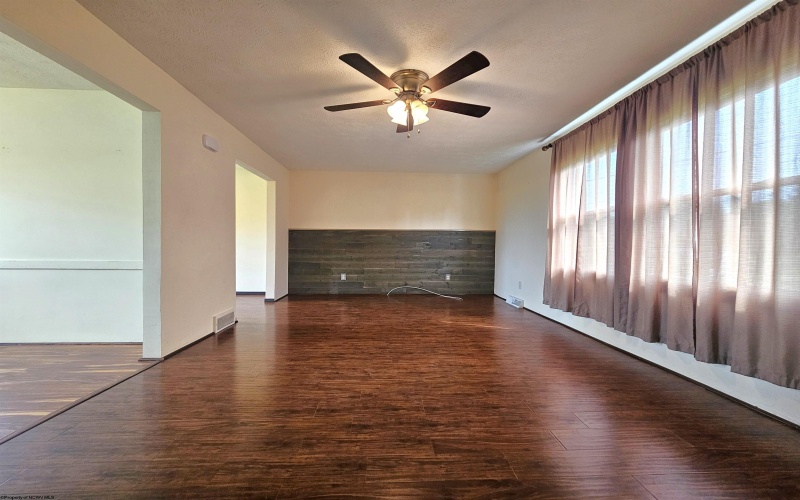 24 Penrose Street, White Hall, West Virginia 26554, 3 Bedrooms Bedrooms, 6 Rooms Rooms,2 BathroomsBathrooms,Single Family Detached,For Sale,Penrose,10160437