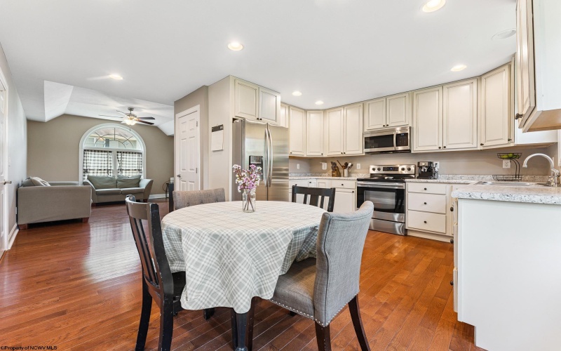 21 Eastern Trail, Morgantown, West Virginia 26508, 3 Bedrooms Bedrooms, 8 Rooms Rooms,3 BathroomsBathrooms,Single Family Detached,For Sale,Eastern,10160435