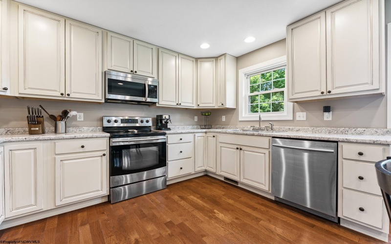 21 Eastern Trail, Morgantown, West Virginia 26508, 3 Bedrooms Bedrooms, 8 Rooms Rooms,3 BathroomsBathrooms,Single Family Detached,For Sale,Eastern,10160435