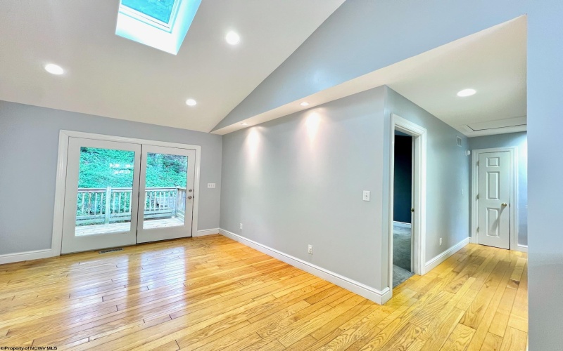 2061 Pinecrest Drive, Morgantown, West Virginia 26505, 3 Bedrooms Bedrooms, 7 Rooms Rooms,2 BathroomsBathrooms,Single Family Detached,For Sale,Pinecrest,10160434