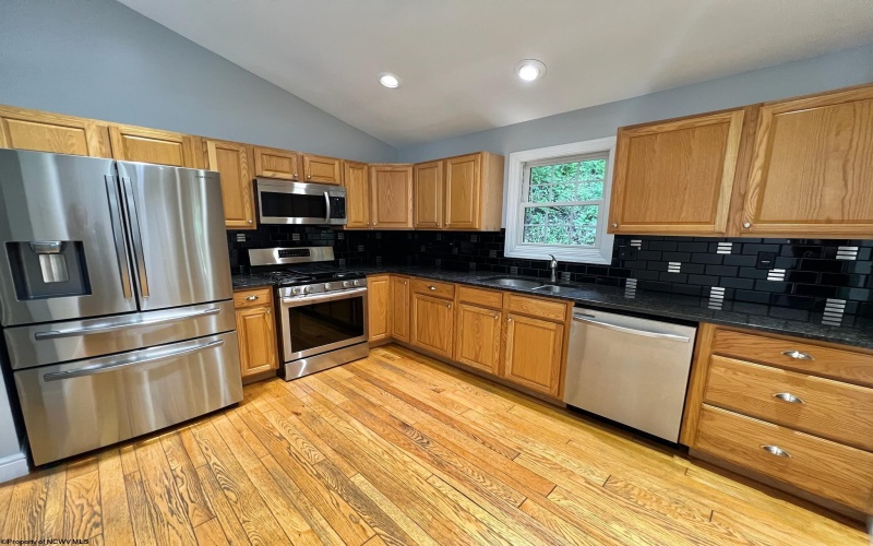 2061 Pinecrest Drive, Morgantown, West Virginia 26505, 3 Bedrooms Bedrooms, 7 Rooms Rooms,2 BathroomsBathrooms,Single Family Detached,For Sale,Pinecrest,10160434