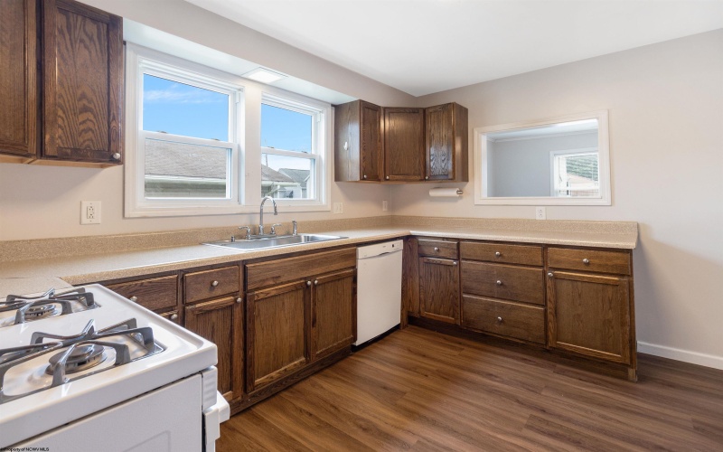 1603 Hamill Avenue, Clarksburg, West Virginia 26301, 3 Bedrooms Bedrooms, 6 Rooms Rooms,1 BathroomBathrooms,Single Family Detached,For Sale,Hamill,10160445
