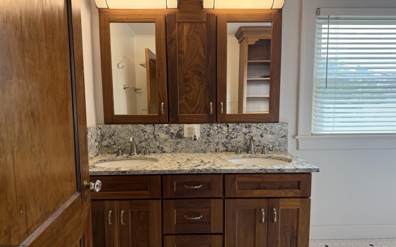 722 Coleman Avenue, Fairmont, West Virginia 26554, 3 Bedrooms Bedrooms, 8 Rooms Rooms,2 BathroomsBathrooms,Single Family Detached,For Sale,Coleman,10160452