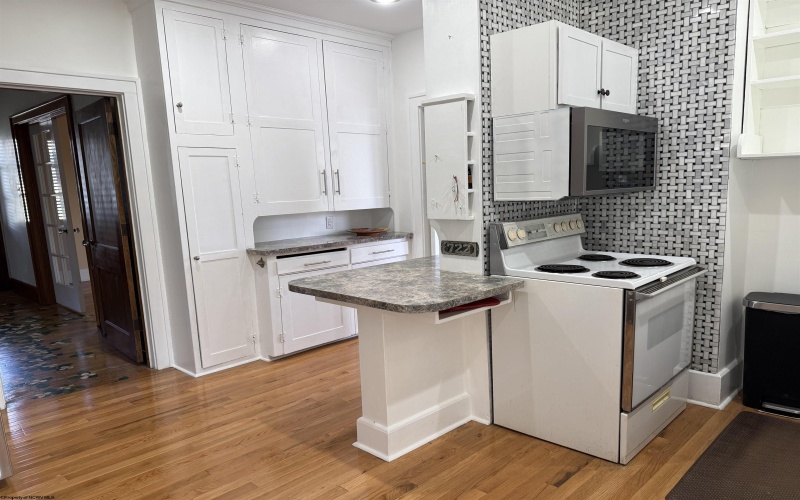 722 Coleman Avenue, Fairmont, West Virginia 26554, 3 Bedrooms Bedrooms, 8 Rooms Rooms,2 BathroomsBathrooms,Single Family Detached,For Sale,Coleman,10160452