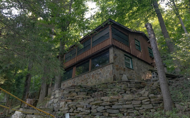 1035 Oral Lake Road, Bridgeport, West Virginia 26330, 2 Bedrooms Bedrooms, 5 Rooms Rooms,1 BathroomBathrooms,Single Family Detached,For Sale,Oral Lake,10160451