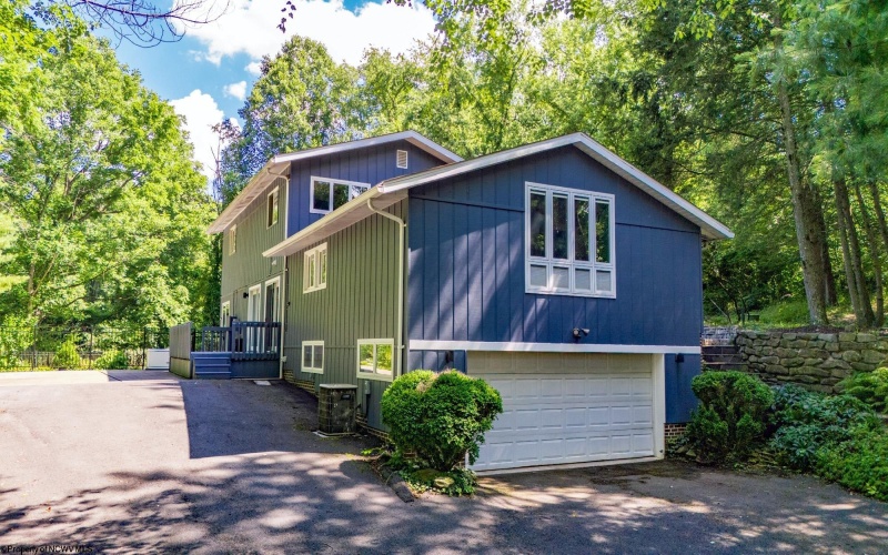 101 Walnut Lane, Morgantown, West Virginia 26505, 5 Bedrooms Bedrooms, 13 Rooms Rooms,5 BathroomsBathrooms,Single Family Detached,For Sale,Walnut,10160446