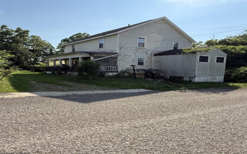 57 Chatham Hill, Farmington, West Virginia 26571, 5 Bedrooms Bedrooms, 8 Rooms Rooms,1 BathroomBathrooms,Single Family Detached,For Sale,Chatham,10160449