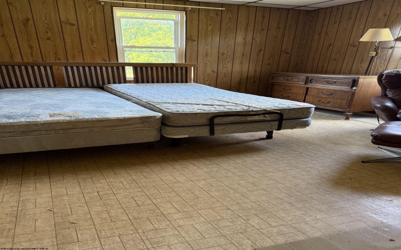 57 Chatham Hill, Farmington, West Virginia 26571, 5 Bedrooms Bedrooms, 8 Rooms Rooms,1 BathroomBathrooms,Single Family Detached,For Sale,Chatham,10160449