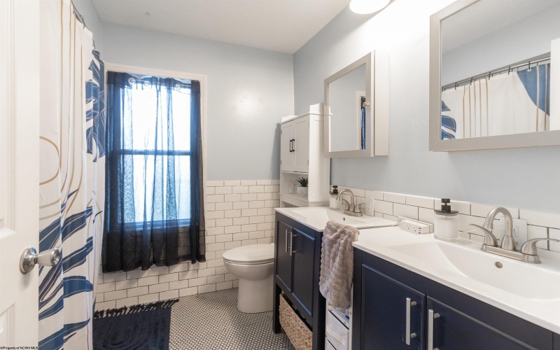 418 Cherry Street, Bridgeport, West Virginia 26330, 3 Bedrooms Bedrooms, 6 Rooms Rooms,2 BathroomsBathrooms,Single Family Detached,For Sale,Cherry,10160461