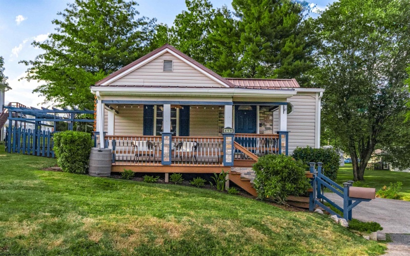 418 Cherry Street, Bridgeport, West Virginia 26330, 3 Bedrooms Bedrooms, 6 Rooms Rooms,2 BathroomsBathrooms,Single Family Detached,For Sale,Cherry,10160461