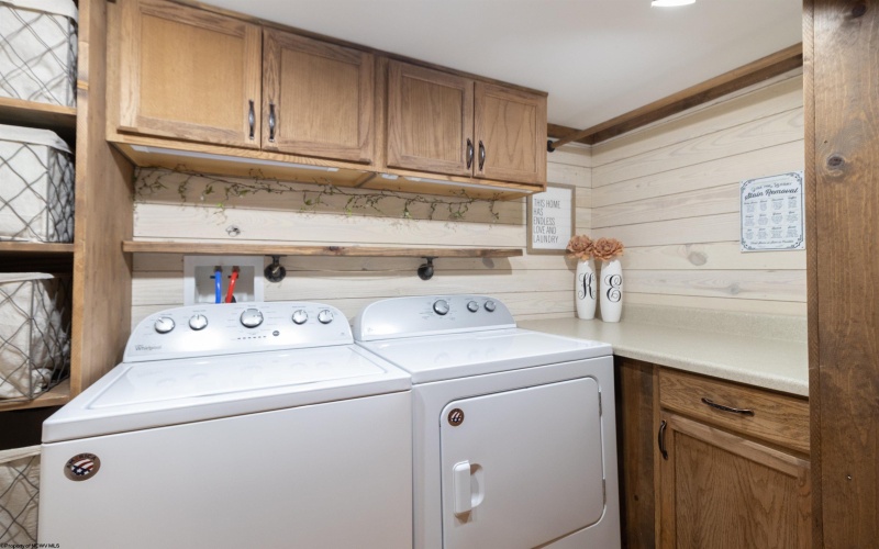 418 Cherry Street, Bridgeport, West Virginia 26330, 3 Bedrooms Bedrooms, 6 Rooms Rooms,2 BathroomsBathrooms,Single Family Detached,For Sale,Cherry,10160461