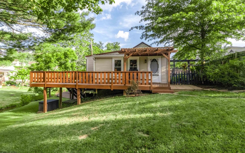 418 Cherry Street, Bridgeport, West Virginia 26330, 3 Bedrooms Bedrooms, 6 Rooms Rooms,2 BathroomsBathrooms,Single Family Detached,For Sale,Cherry,10160461