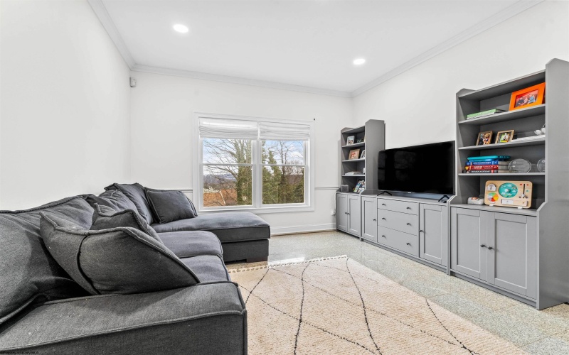 2002 White Oak Drive, Morgantown, West Virginia 26505, 4 Bedrooms Bedrooms, 14 Rooms Rooms,3 BathroomsBathrooms,Single Family Detached,For Sale,White Oak,10160460
