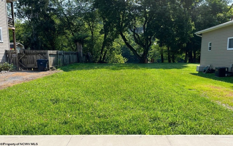 325 Maple Avenue, Grafton, West Virginia 26354, ,Lots/land,For Sale,Maple,10160459
