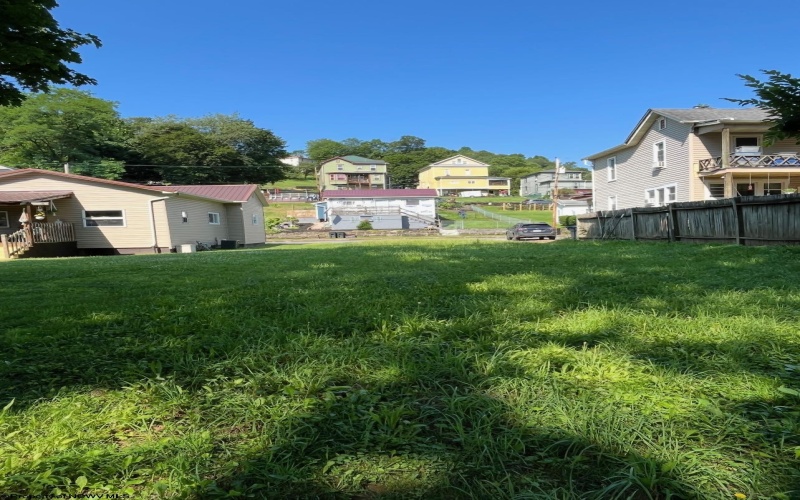 325 Maple Avenue, Grafton, West Virginia 26354, ,Lots/land,For Sale,Maple,10160459