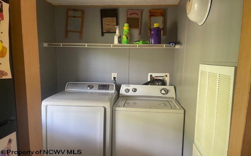3496 Sinclair Road, Moatsville, West Virginia 26405-8878, 3 Bedrooms Bedrooms, 5 Rooms Rooms,2 BathroomsBathrooms,Single Family Detached,For Sale,Sinclair,10160484