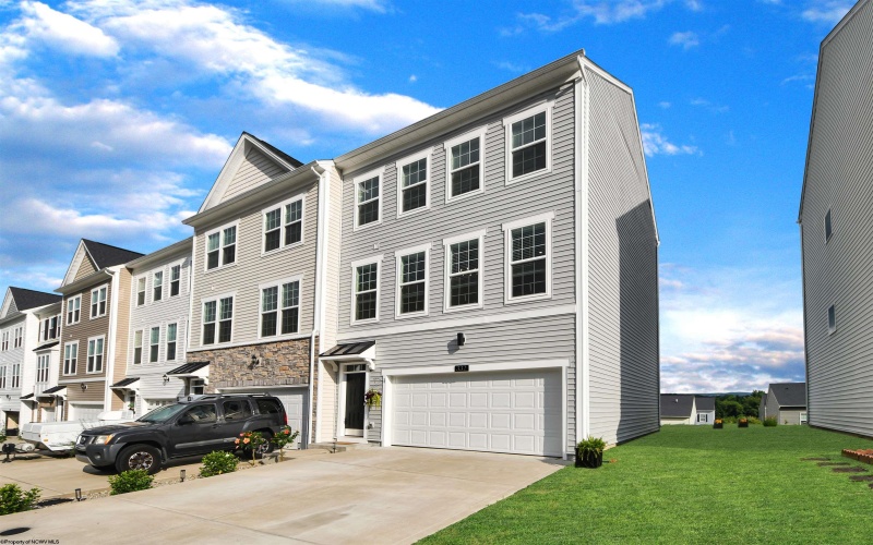 332 Bay Street, Morgantown, West Virginia 26508, 3 Bedrooms Bedrooms, 10 Rooms Rooms,2 BathroomsBathrooms,Single Family Attached,For Sale,Bay,10160472