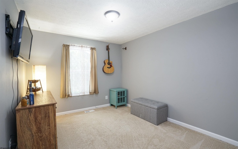 109 Pinewood Road, Clarksburg, West Virginia 26301, 3 Bedrooms Bedrooms, 6 Rooms Rooms,1 BathroomBathrooms,Single Family Attached,For Sale,Pinewood,10160475