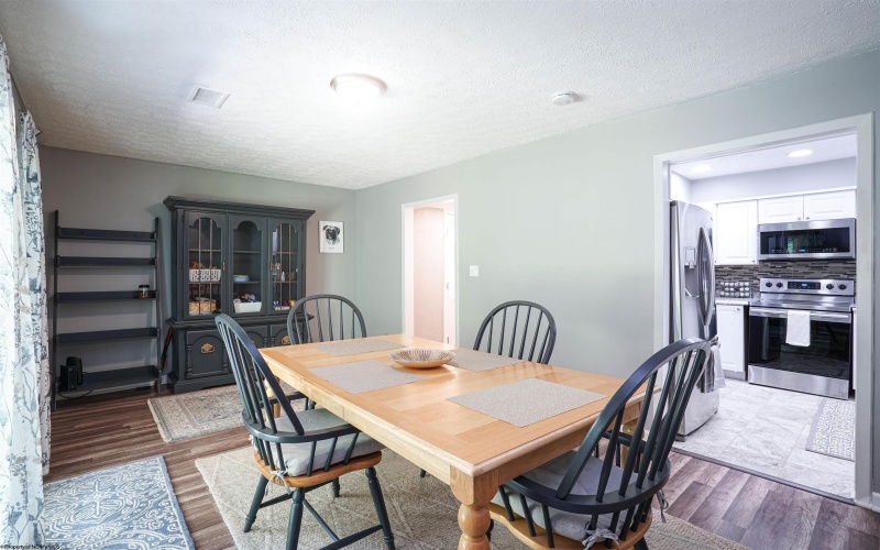 109 Pinewood Road, Clarksburg, West Virginia 26301, 3 Bedrooms Bedrooms, 6 Rooms Rooms,1 BathroomBathrooms,Single Family Attached,For Sale,Pinewood,10160475