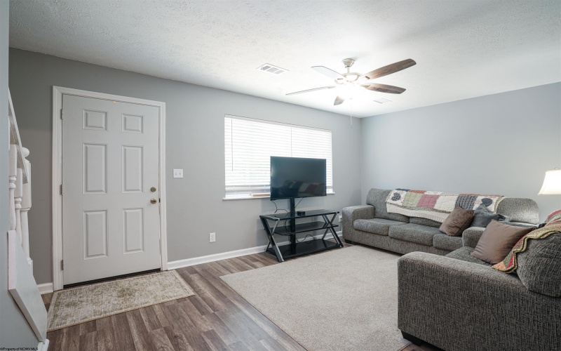 109 Pinewood Road, Clarksburg, West Virginia 26301, 3 Bedrooms Bedrooms, 6 Rooms Rooms,1 BathroomBathrooms,Single Family Attached,For Sale,Pinewood,10160475