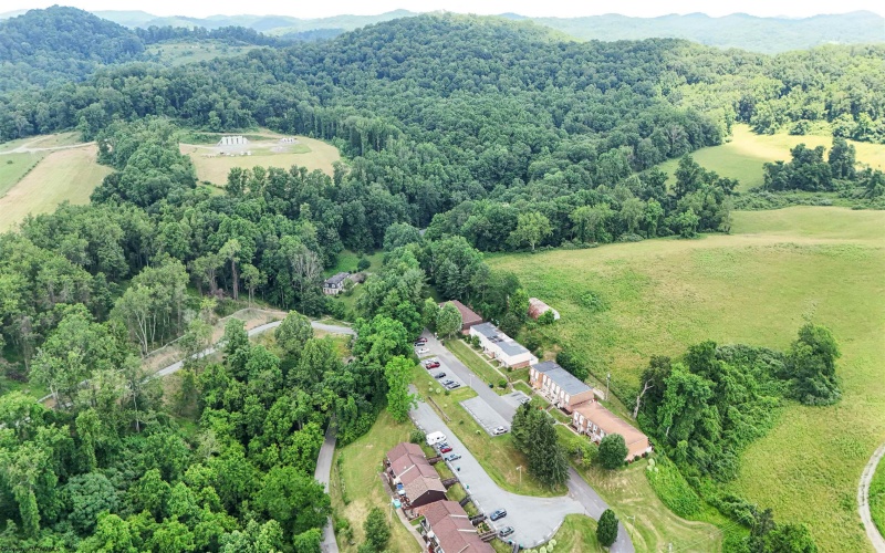 109 Pinewood Road, Clarksburg, West Virginia 26301, 3 Bedrooms Bedrooms, 6 Rooms Rooms,1 BathroomBathrooms,Single Family Attached,For Sale,Pinewood,10160475