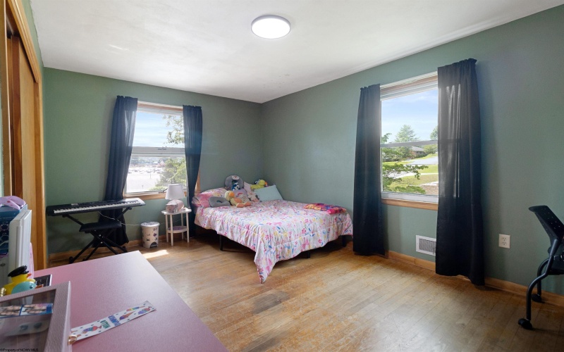 203 Emerson Road Road, Clarksburg, West Virginia 26301, 3 Bedrooms Bedrooms, 6 Rooms Rooms,2 BathroomsBathrooms,Single Family Detached,For Sale,Emerson Road,10160483