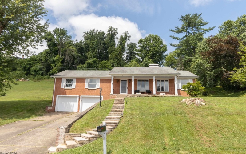 203 Emerson Road Road, Clarksburg, West Virginia 26301, 3 Bedrooms Bedrooms, 6 Rooms Rooms,2 BathroomsBathrooms,Single Family Detached,For Sale,Emerson Road,10160483