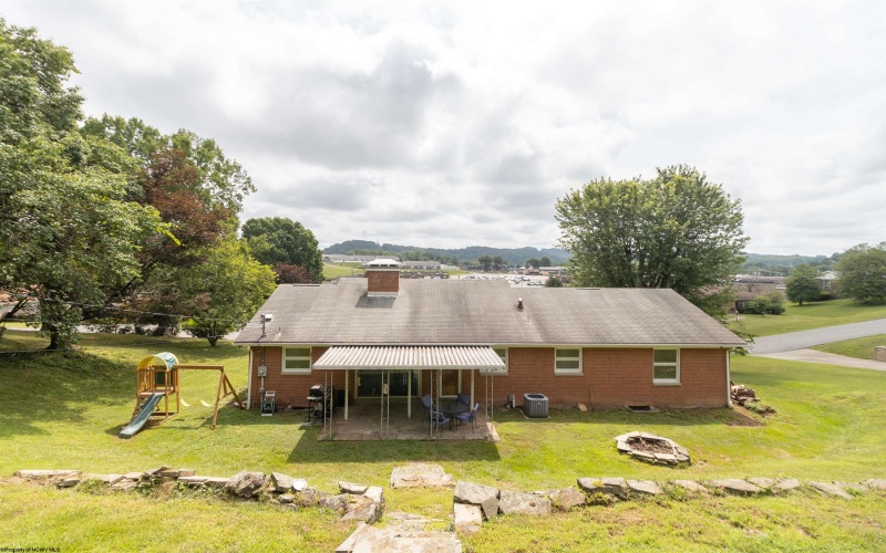 203 Emerson Road Road, Clarksburg, West Virginia 26301, 3 Bedrooms Bedrooms, 6 Rooms Rooms,2 BathroomsBathrooms,Single Family Detached,For Sale,Emerson Road,10160483