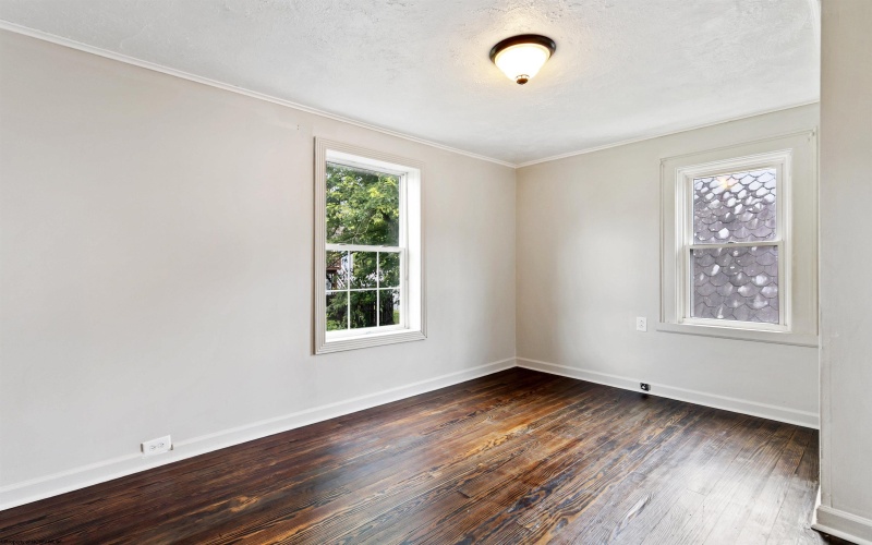 922 Park Avenue, Fairmont, West Virginia 26554, 3 Bedrooms Bedrooms, 6 Rooms Rooms,1 BathroomBathrooms,Single Family Detached,For Sale,Park,10160481