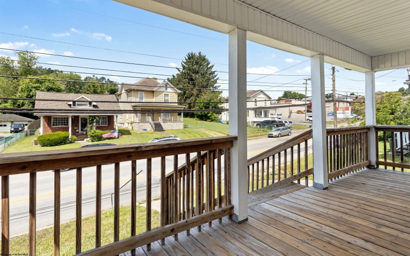 922 Park Avenue, Fairmont, West Virginia 26554, 3 Bedrooms Bedrooms, 6 Rooms Rooms,1 BathroomBathrooms,Single Family Detached,For Sale,Park,10160481