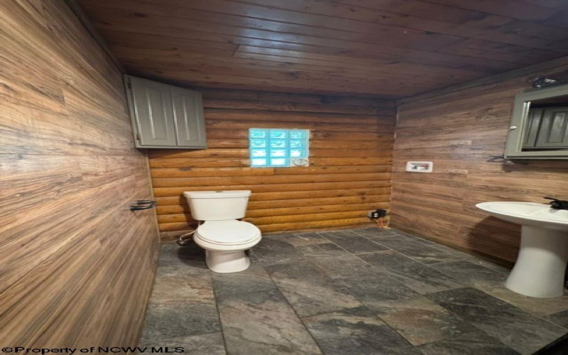 1416 Point Marion Road, Morgantown, West Virginia 26508, 3 Bedrooms Bedrooms, 6 Rooms Rooms,2 BathroomsBathrooms,Single Family Detached,For Sale,Point Marion,10160464