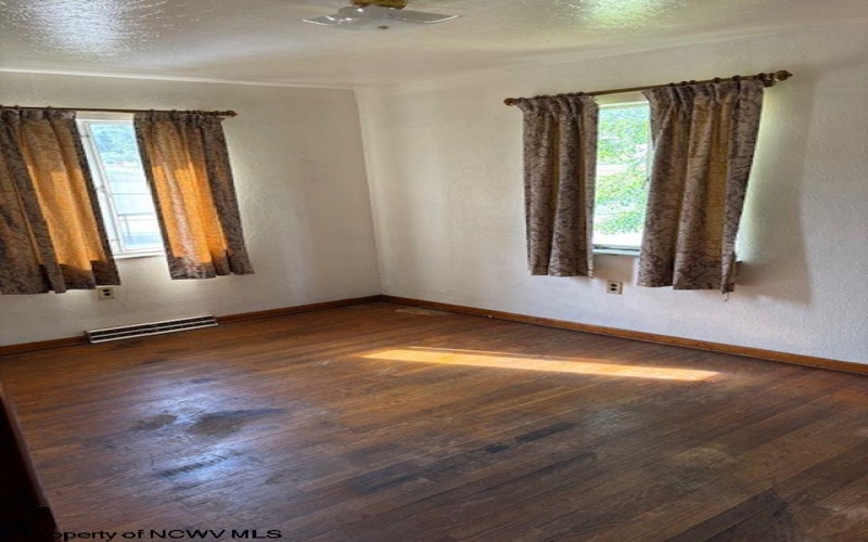 1382 Locust Avenue, Fairmont, West Virginia 26554, 3 Bedrooms Bedrooms, 5 Rooms Rooms,1 BathroomBathrooms,Single Family Detached,For Sale,Locust,10160473