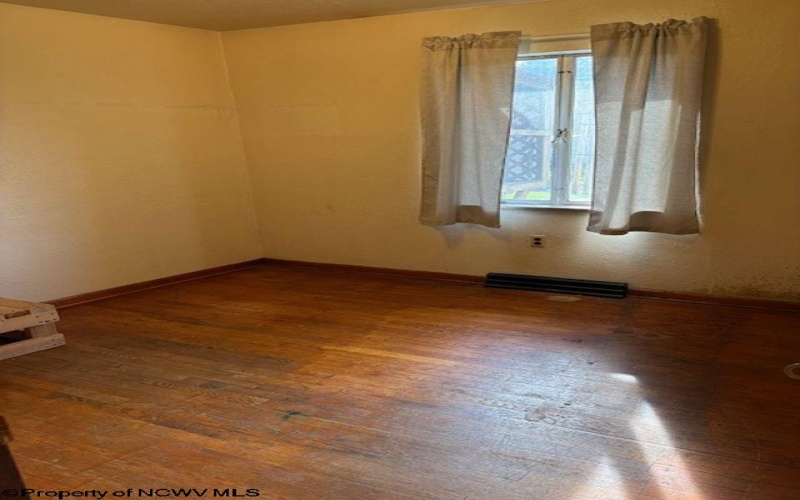 1382 Locust Avenue, Fairmont, West Virginia 26554, 3 Bedrooms Bedrooms, 5 Rooms Rooms,1 BathroomBathrooms,Single Family Detached,For Sale,Locust,10160473
