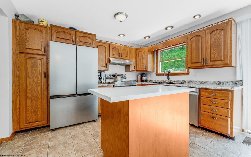 6090 Fairmont Road, Rivesville, West Virginia 26588, 4 Bedrooms Bedrooms, 8 Rooms Rooms,3 BathroomsBathrooms,Single Family Detached,For Sale,Fairmont,10160465