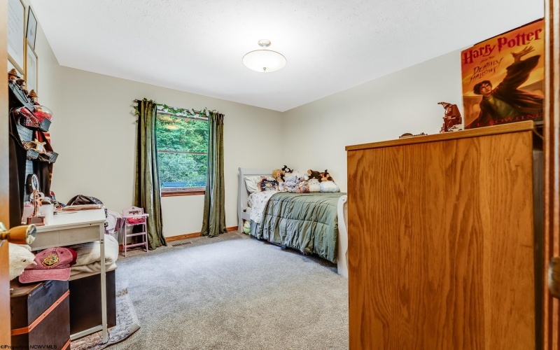 6090 Fairmont Road, Rivesville, West Virginia 26588, 4 Bedrooms Bedrooms, 8 Rooms Rooms,3 BathroomsBathrooms,Single Family Detached,For Sale,Fairmont,10160465